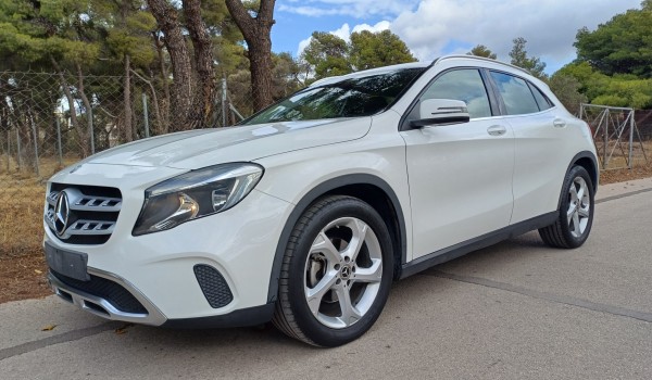 Mercedes-Benz GLA 180 2019 1.5D URBAN STYLE 7G-DCT F1-REVERSE CAMERA