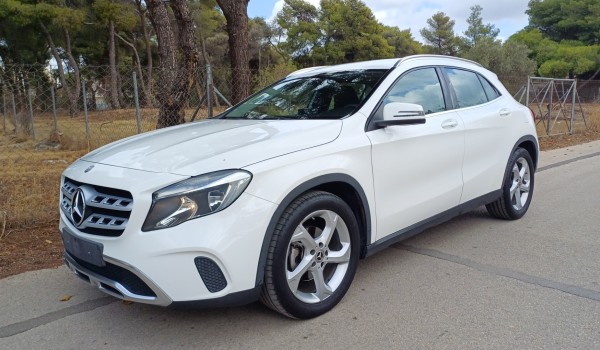 Mercedes-Benz GLA 180 2019 1.5D URBAN STYLE 7G-DCT F1-REVERSE CAMERA